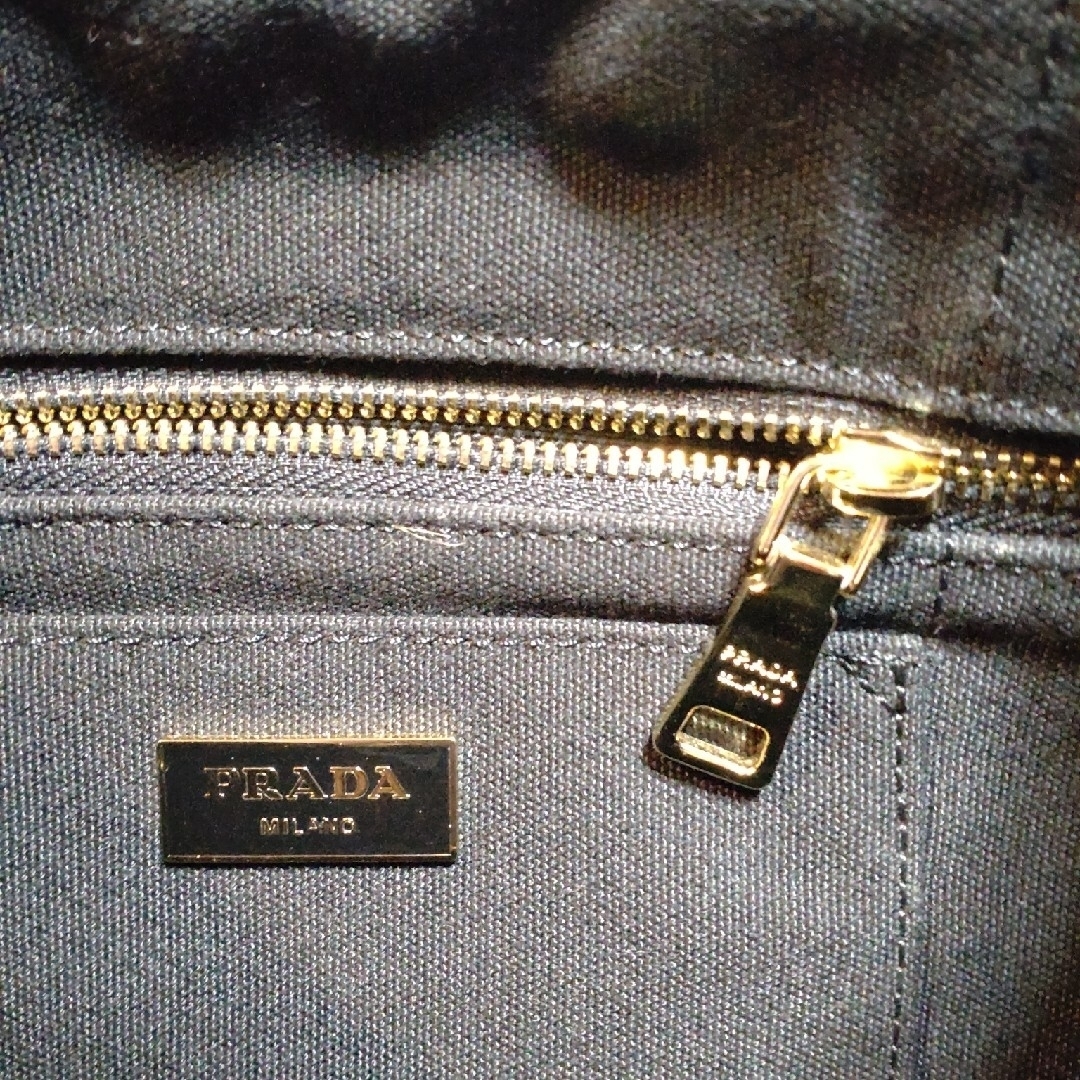 PRADA(プラダ)のPRADA カナパ トートバッグ 黒 レディースのバッグ(ショルダーバッグ)の商品写真