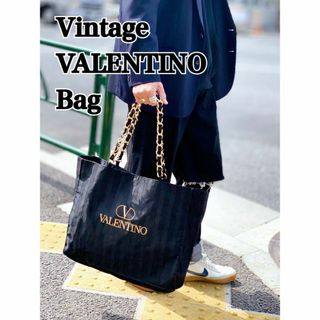 マリオバレンチノ(MARIO VALENTINO)の【美品】VALENTINO トートバッグ  ゴールドチェーン　バブル風(トートバッグ)