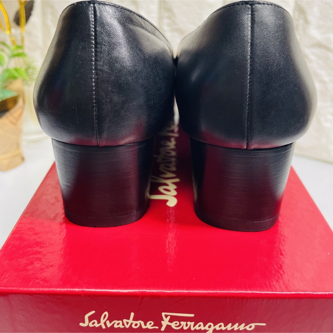 Salvatore Ferragamo(サルヴァトーレフェラガモ)のFerragamo ビット　パンプス　ヒール4.5 レディースの靴/シューズ(ハイヒール/パンプス)の商品写真