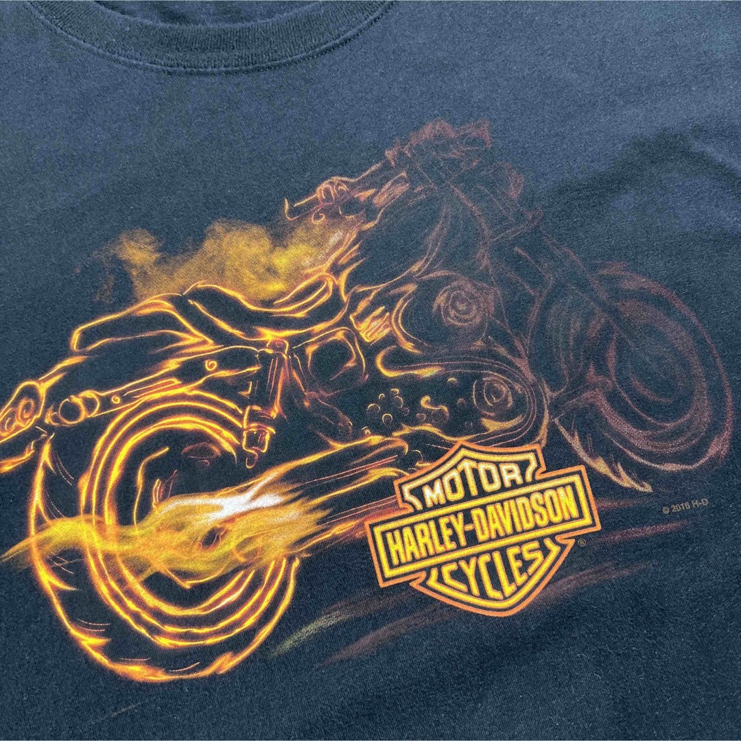 Harley Davidson(ハーレーダビッドソン)のハーレーダビッドソン　ファイヤー・バイク　Tシャツ　両面　工場　オーバーサイズ メンズのトップス(Tシャツ/カットソー(半袖/袖なし))の商品写真