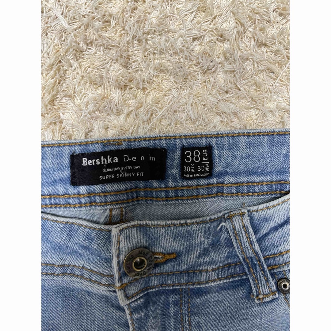 Bershka(ベルシュカ)のBershka メンズ　ジーンズ メンズのパンツ(デニム/ジーンズ)の商品写真