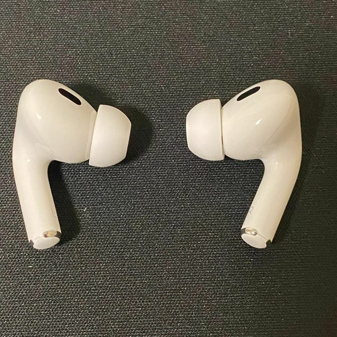 Apple(アップル)の【ほぼ新品】国内正規品 AirPods Pro2 第2世代 MQD83J/A スマホ/家電/カメラのオーディオ機器(ヘッドフォン/イヤフォン)の商品写真