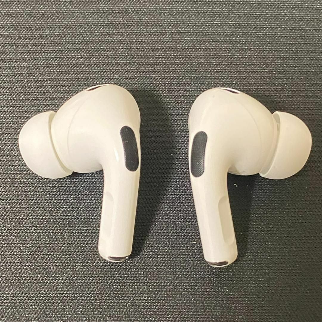 Apple(アップル)の【ほぼ新品】国内正規品 AirPods Pro2 第2世代 MQD83J/A スマホ/家電/カメラのオーディオ機器(ヘッドフォン/イヤフォン)の商品写真