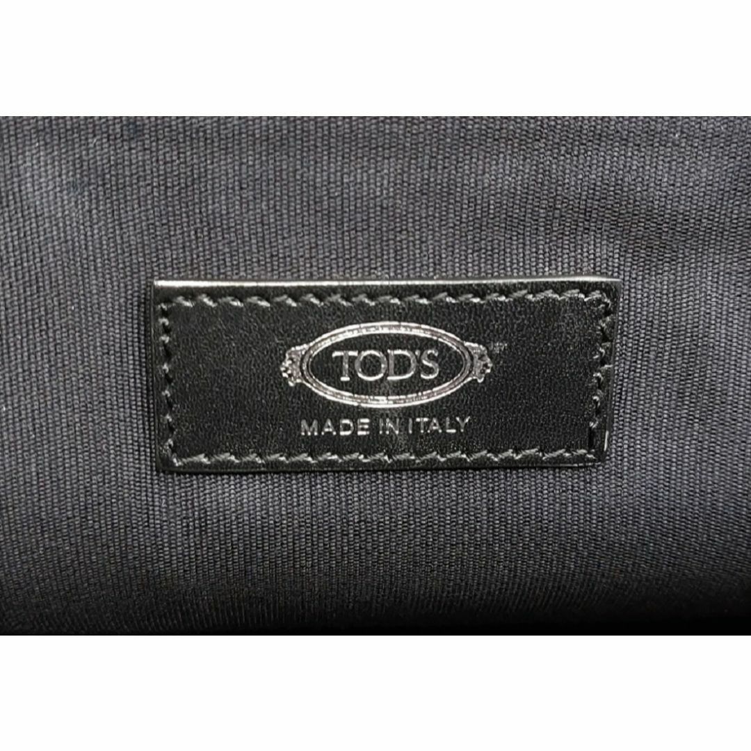 TOD'S(トッズ)の超美品！TOD'S【トッズ】メンズ レザー スタッズ メッセンジャーバッグ メンズのバッグ(メッセンジャーバッグ)の商品写真