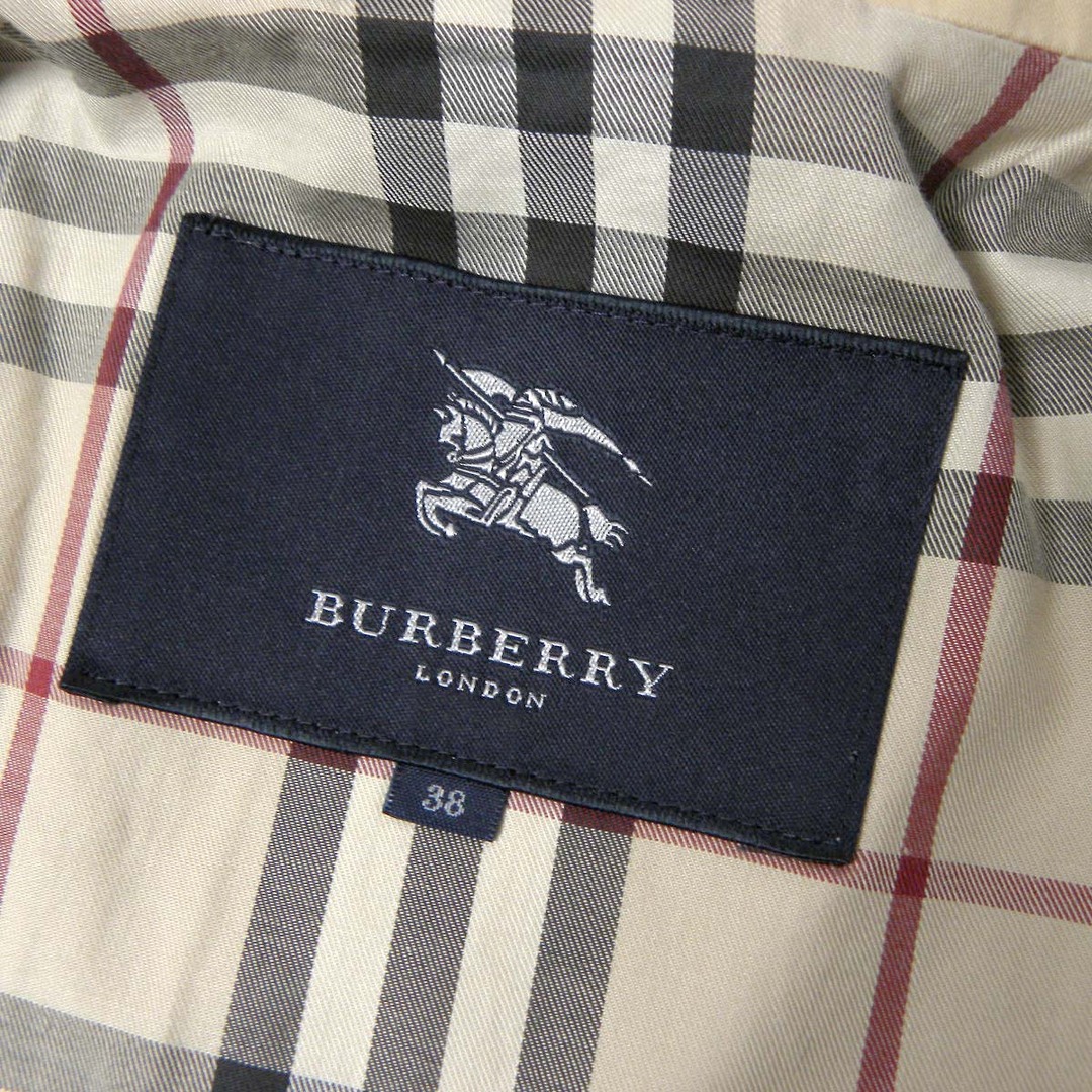 BURBERRY(バーバリー)のバーバリー イタリア製コットン100％ステンカラーコート 裏ノバチェック三陽商会 レディースのジャケット/アウター(ロングコート)の商品写真