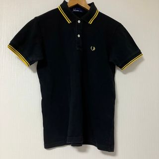 フレッドペリー(FRED PERRY)の【即売れ】フレッドペリー　ポロシャツ　黒　黄　日本製　Mサイズ　あのちゃん(ポロシャツ)