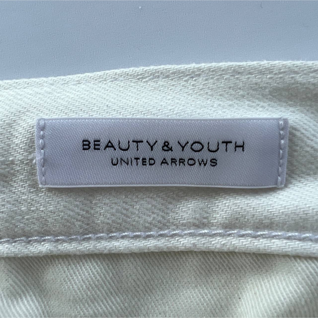 BEAUTY&YOUTH UNITED ARROWS(ビューティアンドユースユナイテッドアローズ)のビューティー&ユース クロップド パンツ ボトム 無地 大きめサイズ レディースのパンツ(デニム/ジーンズ)の商品写真