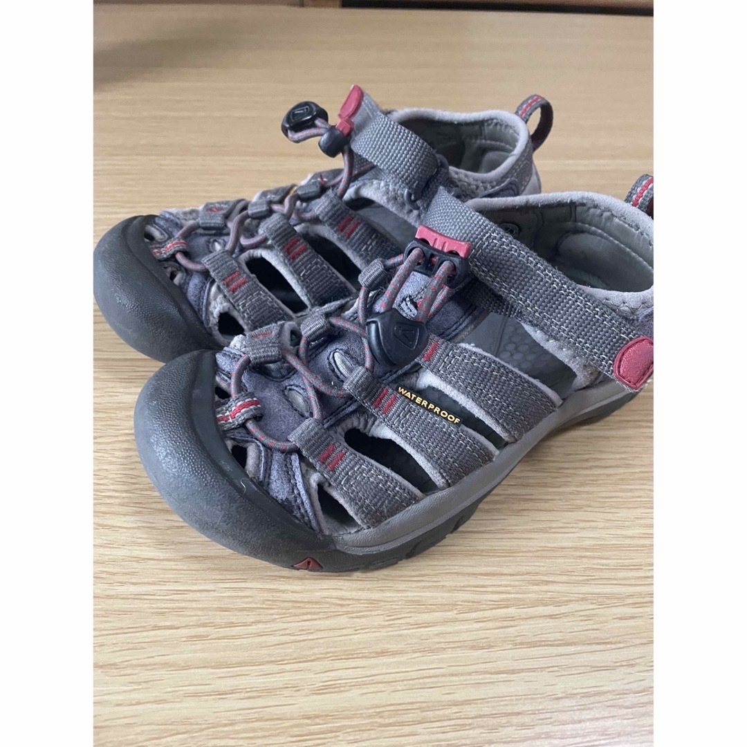 KEEN(キーン)のキーンサンダル1 8•５ キッズ/ベビー/マタニティのベビー靴/シューズ(~14cm)(サンダル)の商品写真