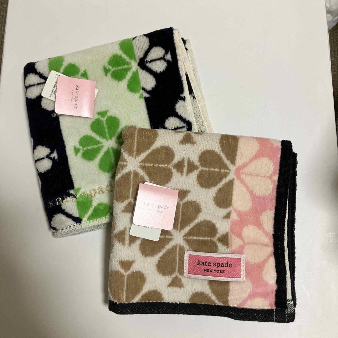 kate spade new york(ケイトスペードニューヨーク)の新品　ケイトスペード　タオルハンカチ2枚セット レディースのファッション小物(ハンカチ)の商品写真