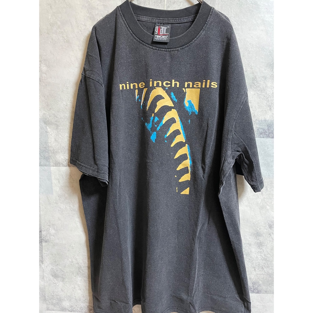 希少】Nine inch nails バンドTシャツ XLの通販 by FRIENDS |ラクマ 希少】Nine inch nails バンドTシャツ XLの通販 by FRIENDS |ラクマ