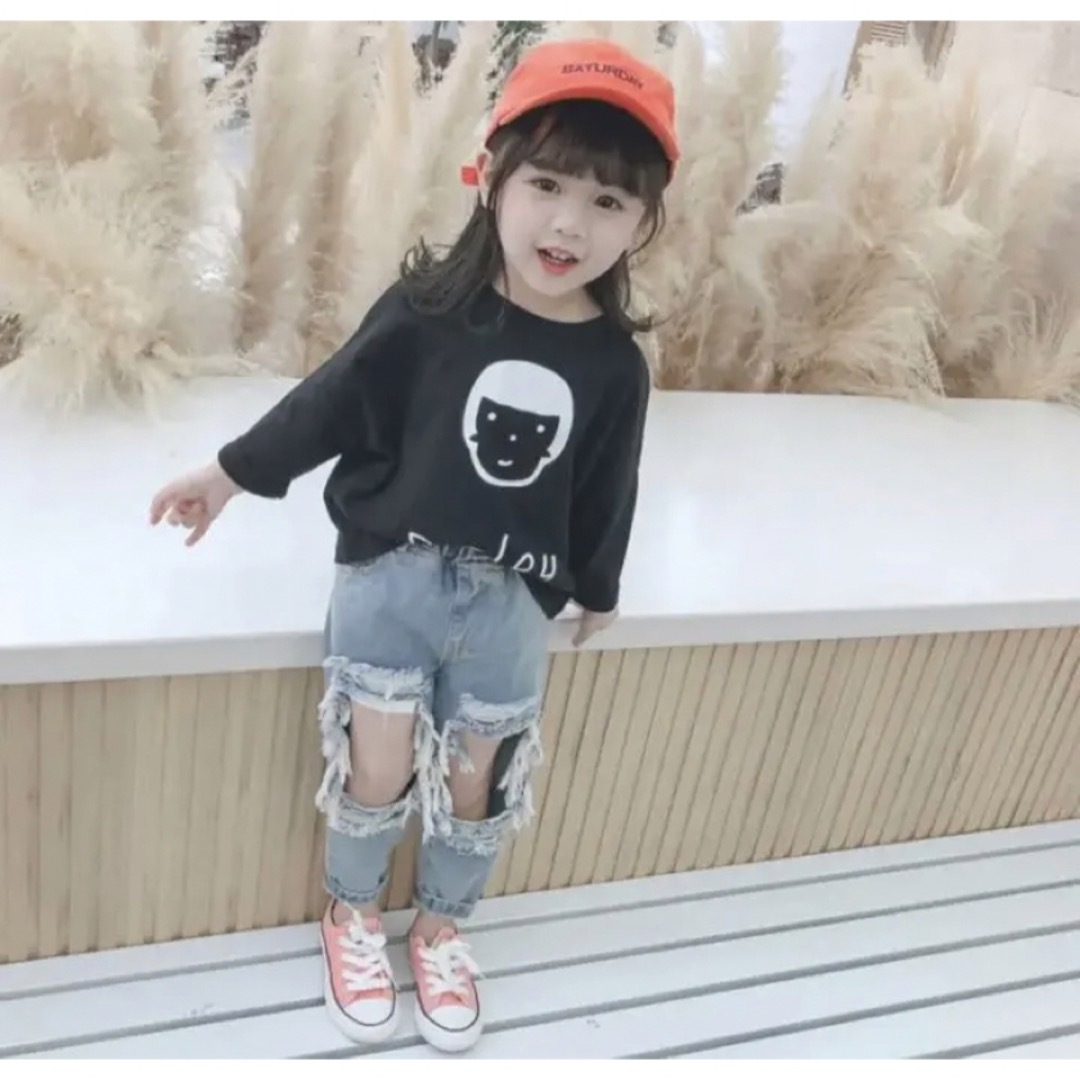 穴あき キッズ ベビー ダメージデニム ズボン オシャレ キッズ/ベビー/マタニティのキッズ服女の子用(90cm~)(パンツ/スパッツ)の商品写真