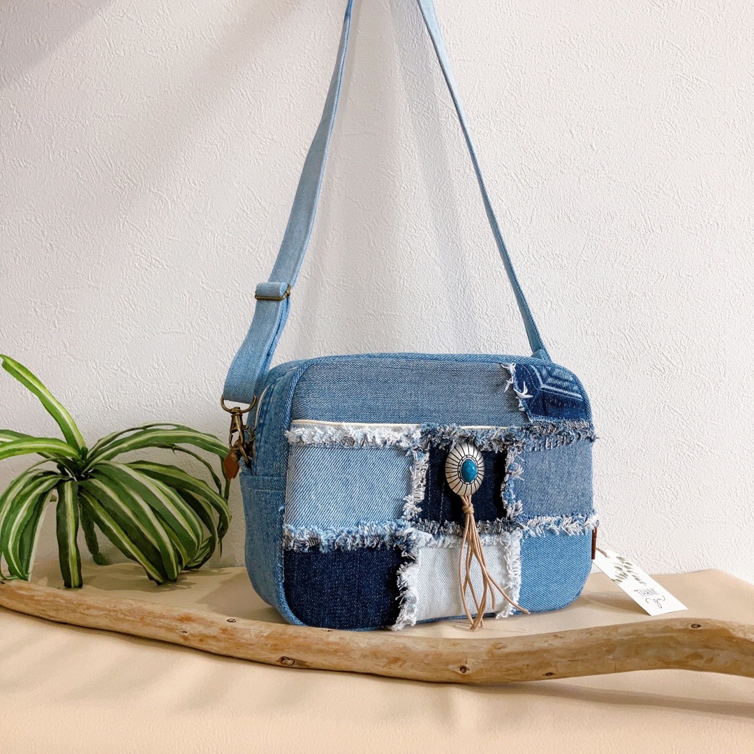 fringe denim✴︎2way shoulder bag コンチョver ハンドメイドのファッション小物(バッグ)の商品写真