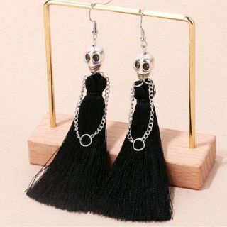 新品★スカルデコ★タッセルドロップピアス(ピアス)