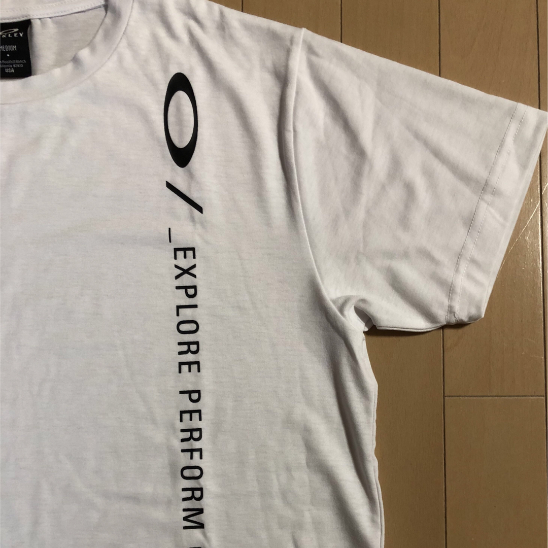 Oakley(オークリー)のOAKLEY Tシャツ メンズのトップス(Tシャツ/カットソー(半袖/袖なし))の商品写真