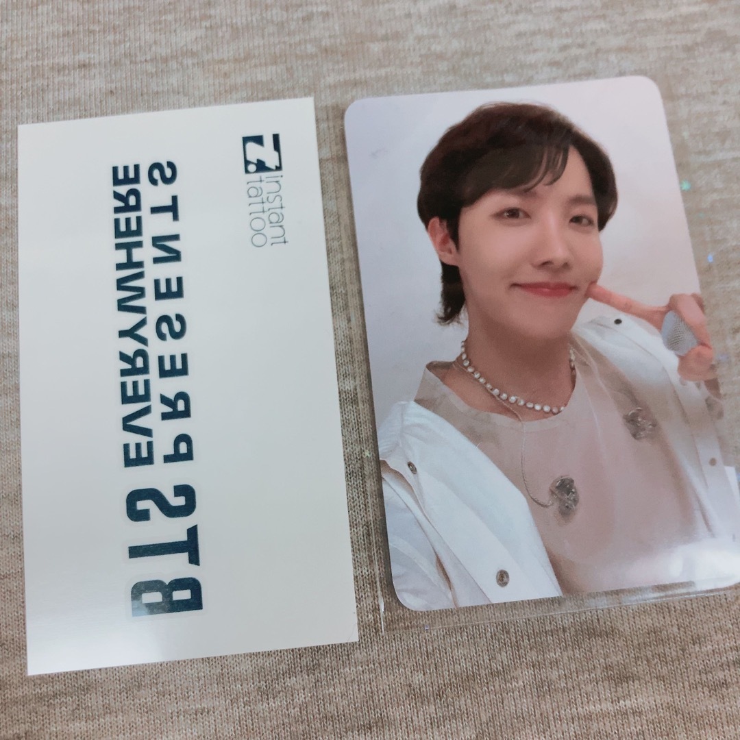 防弾少年団(BTS)(ボウダンショウネンダン)のBTS ARMYラウンジ　当選者限定トレカ　j hope ホビ エンタメ/ホビーのタレントグッズ(アイドルグッズ)の商品写真