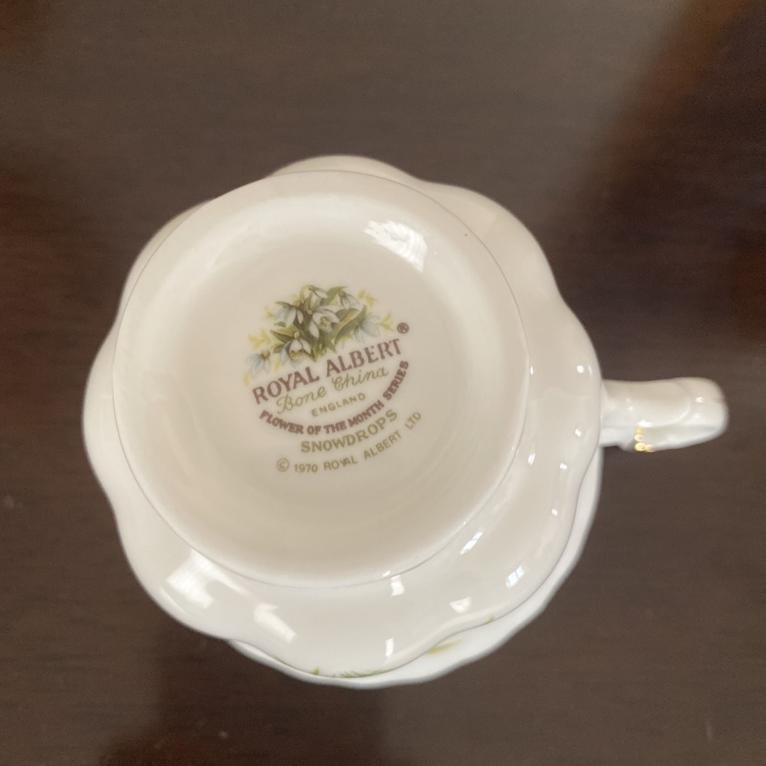 ROYAL ALBERT(ロイヤルアルバート)のロイヤルアルバート　ティーカップ&ソーサー インテリア/住まい/日用品のキッチン/食器(食器)の商品写真