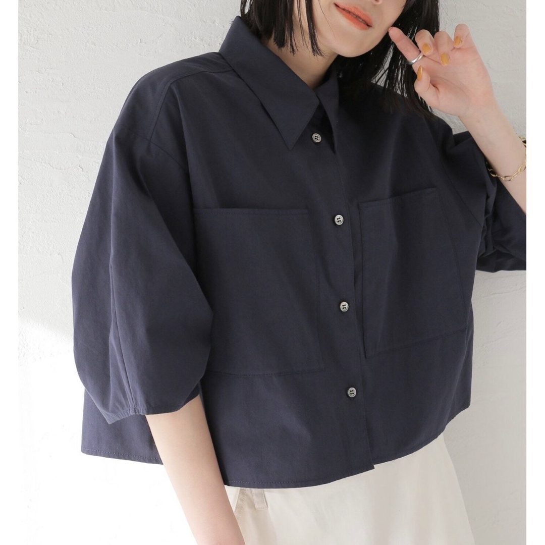 IENA(イエナ)の新品タグ付き⭐︎イエナ IENA maison FABRICAクロップドシャツ レディースのトップス(シャツ/ブラウス(半袖/袖なし))の商品写真