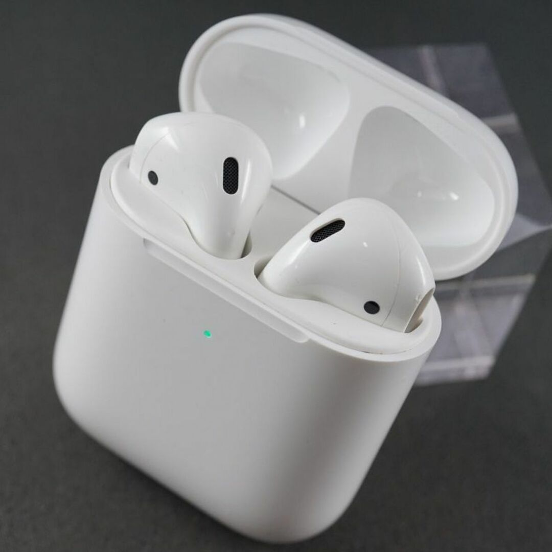 第2世代】AirPods with Wireless Charging Case