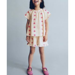 ザラキッズ(ZARA KIDS)のザラ ベビー エンブロイダリー フラワー シャツ(Tシャツ/カットソー)