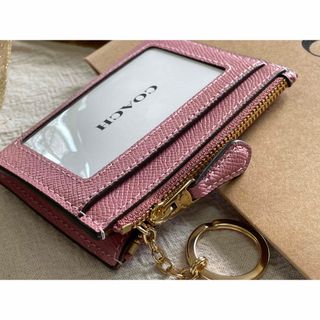 人気色【COACH 88250】 ミニスキニー　ID ケース　トゥルーピンク