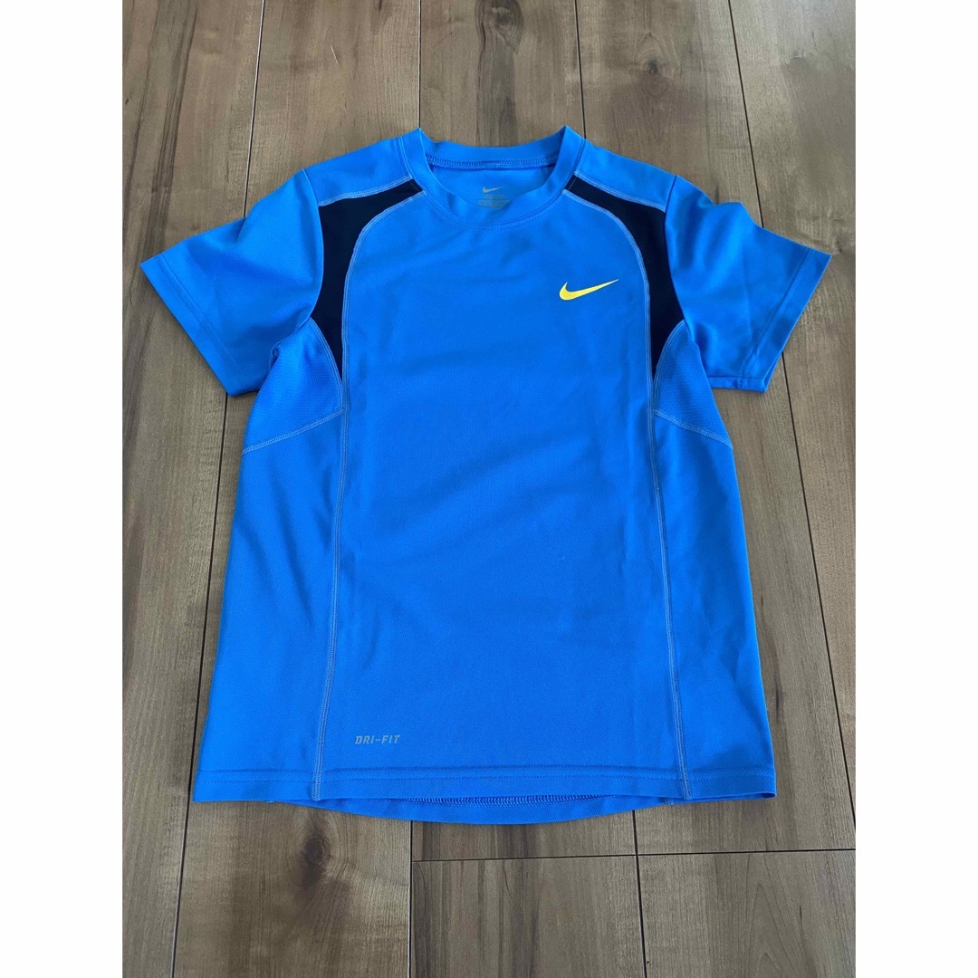 NIKE(ナイキ)の美品　NIKE プラクティスシャツ　120から130 キッズ/ベビー/マタニティのキッズ服男の子用(90cm~)(Tシャツ/カットソー)の商品写真