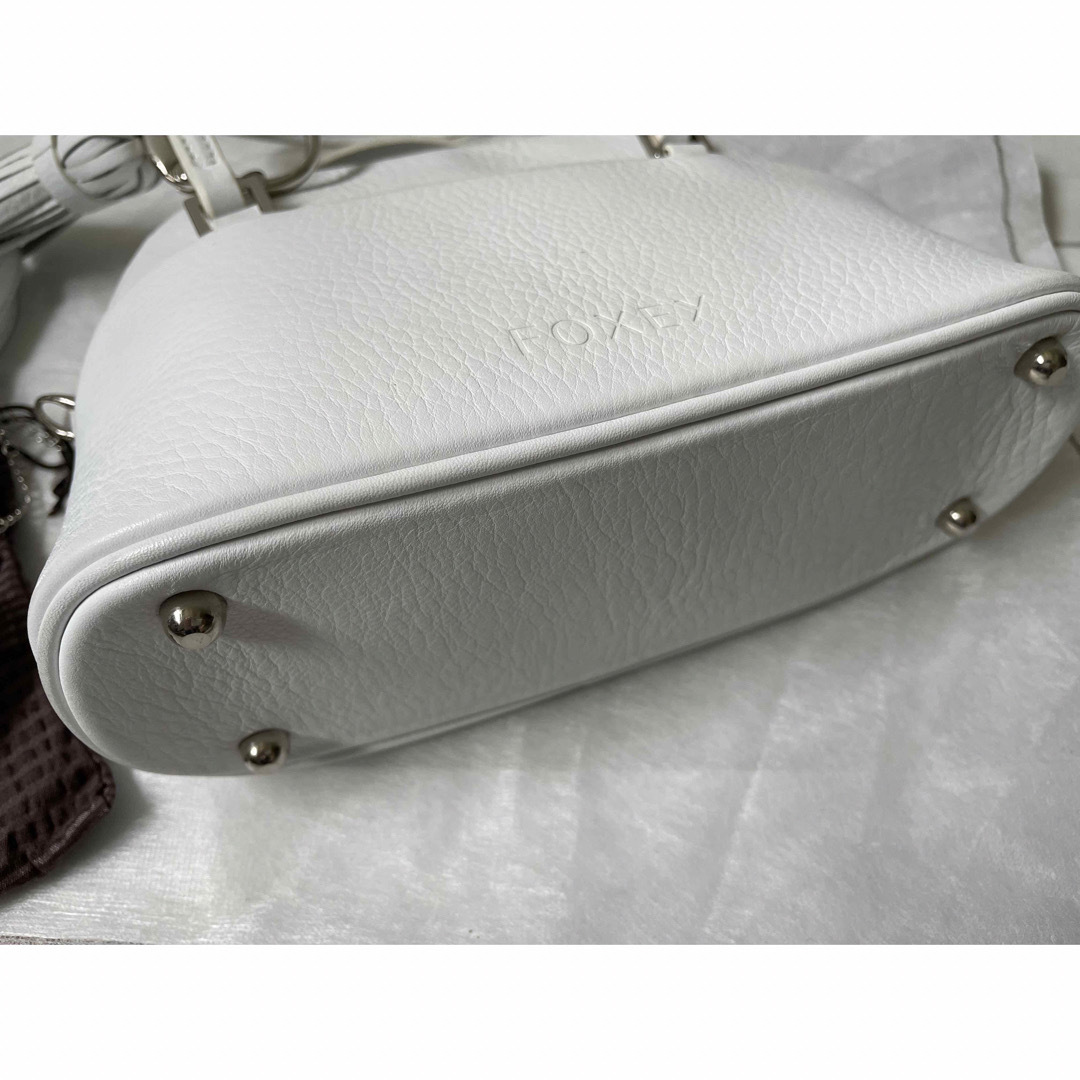 FOXEY(フォクシー)のFOXEY マカロン ショルダー付きミニバッグ　ホワイト メンズのバッグ(ショルダーバッグ)の商品写真