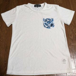 キャバリア(CavariA)のCavariAのパイル地Ｔシャツ（花柄ポケット）(Tシャツ/カットソー(半袖/袖なし))