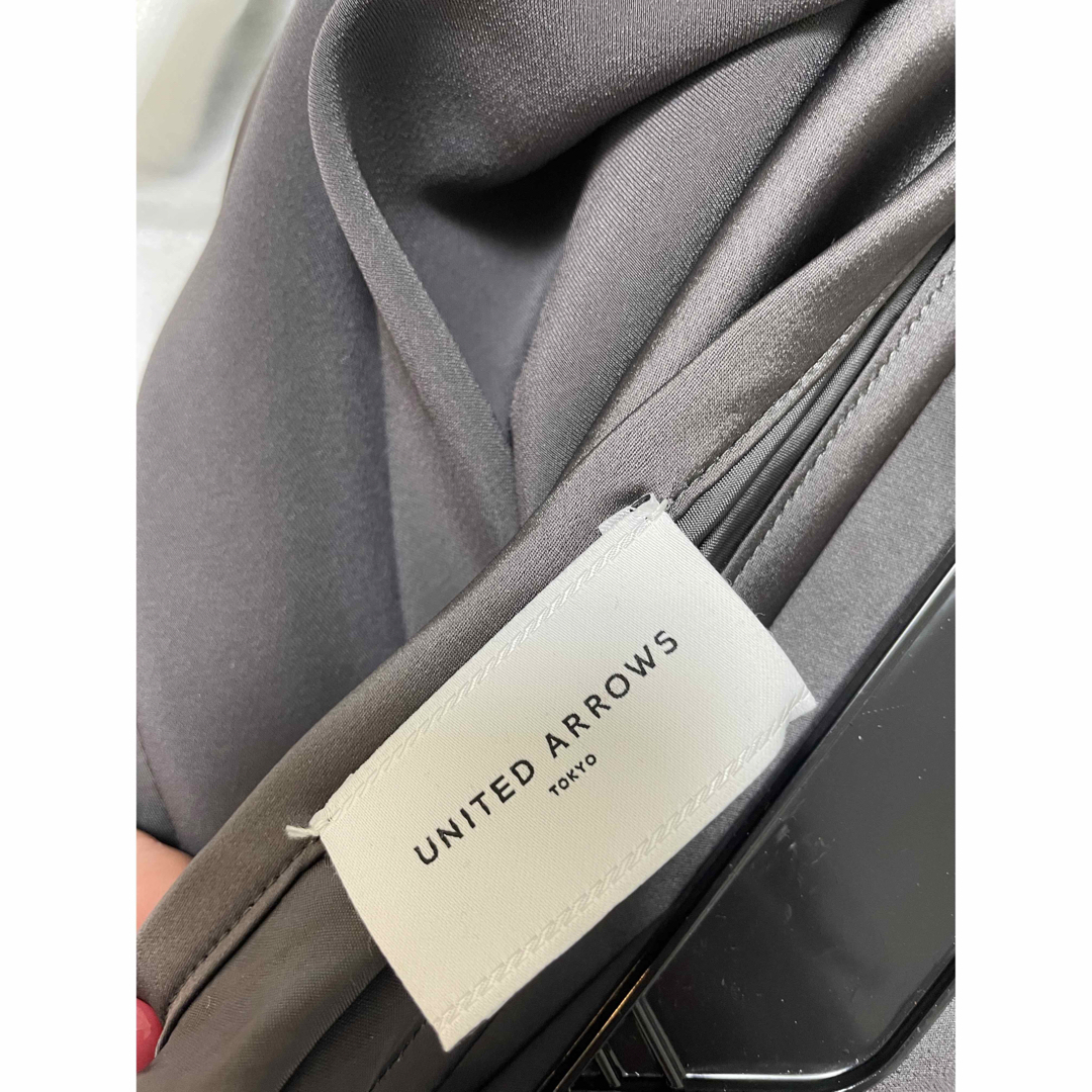 UNITED ARROWS(ユナイテッドアローズ)の【美品】ユナイテッドアローズ　サテンスカート レディースのスカート(ロングスカート)の商品写真