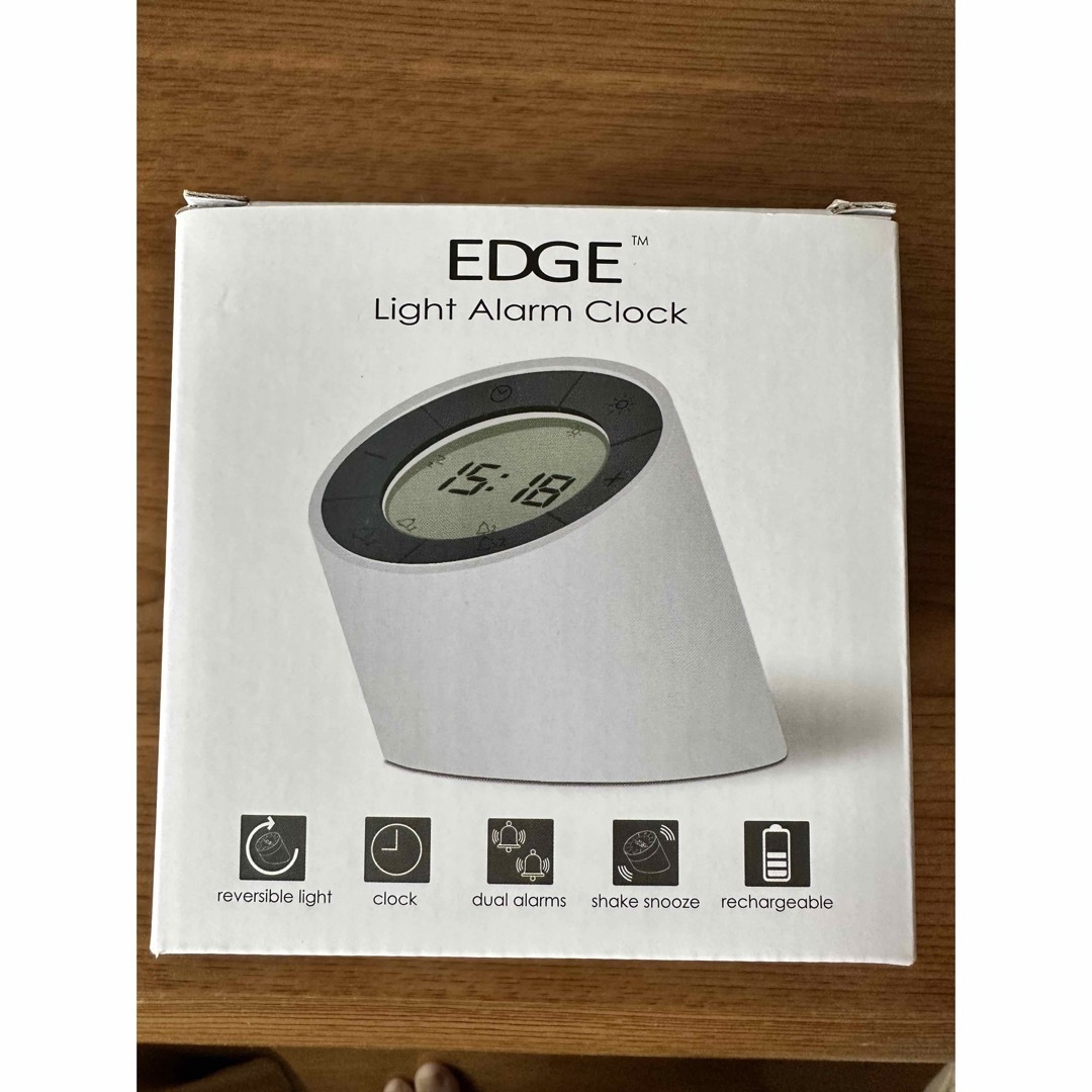 EDGE Light Alarm Clock インテリア/住まい/日用品のインテリア小物(置時計)の商品写真