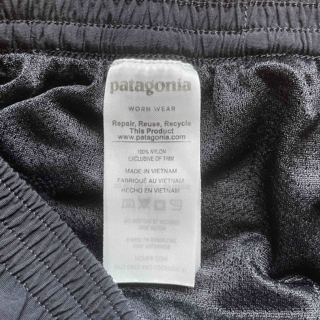 patagonia(パタゴニア)の【値下】【美品】Patagonia バギーズ ショーツ  ロング S ブラック  メンズのパンツ(ショートパンツ)の商品写真