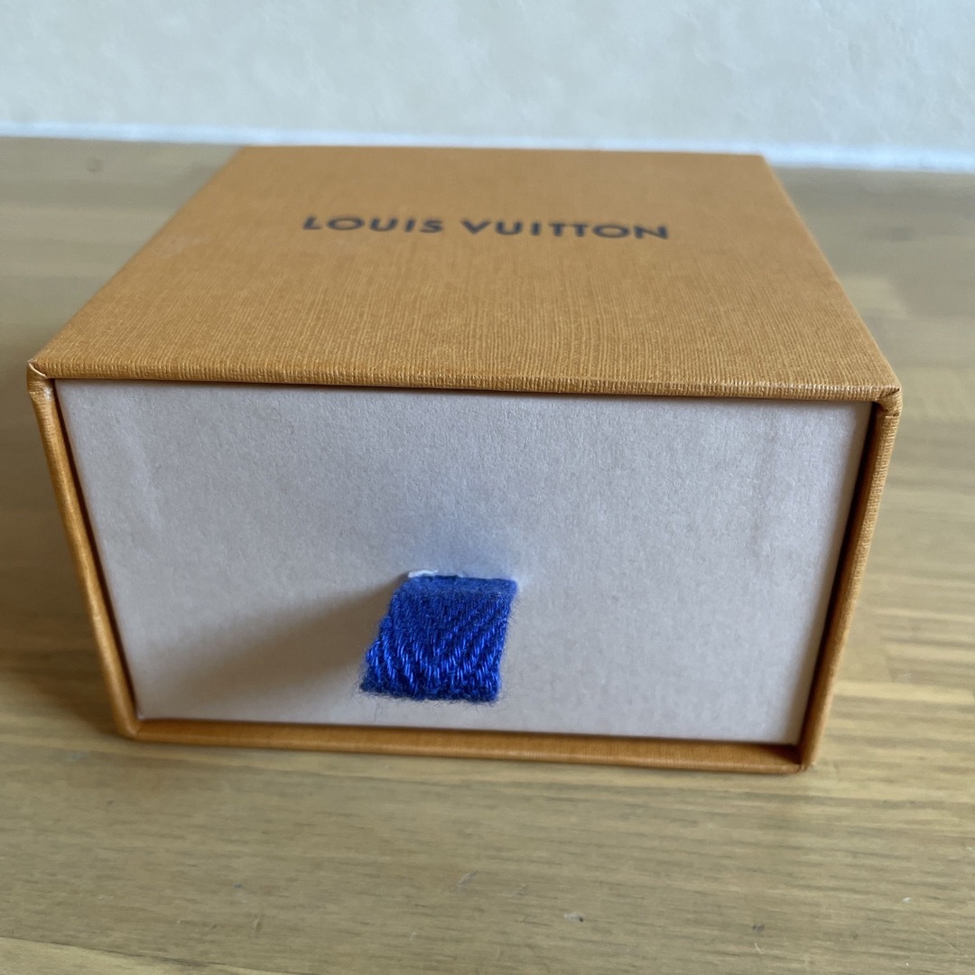 LOUIS VUITTON(ルイヴィトン)のルイビトン　空箱＆メッセージカード インテリア/住まい/日用品のオフィス用品(ラッピング/包装)の商品写真