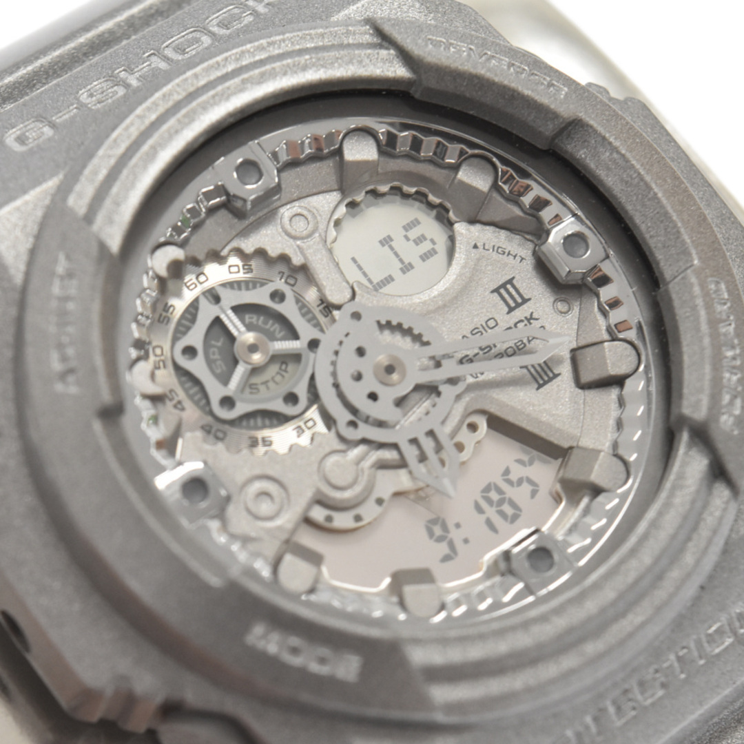 Maison Martin Margiela(マルタンマルジェラ)のMartin Margiela マルタンマルジェラ ×G-SHOCK 30th anniversary 30周年記念 ジーショック 3000本限定 ワールドタイムウォッチ 腕時計 GA-300MMM-8A シルバー メンズの時計(腕時計(アナログ))の商品写真
