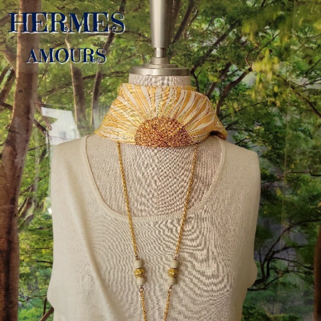Hermes(エルメス)のタグ付き　未使用　レア　稀少　HERMES　エルメス　シルク　スカーフ　カレ45 レディースのファッション小物(バンダナ/スカーフ)の商品写真