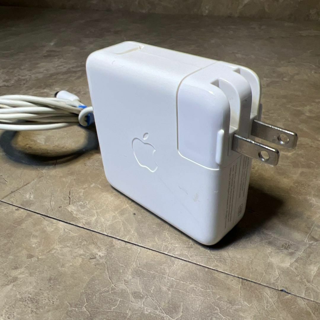 Apple(アップル)のApple純正45w Power Adapter A1036アダプターibook スマホ/家電/カメラのPC/タブレット(PC周辺機器)の商品写真