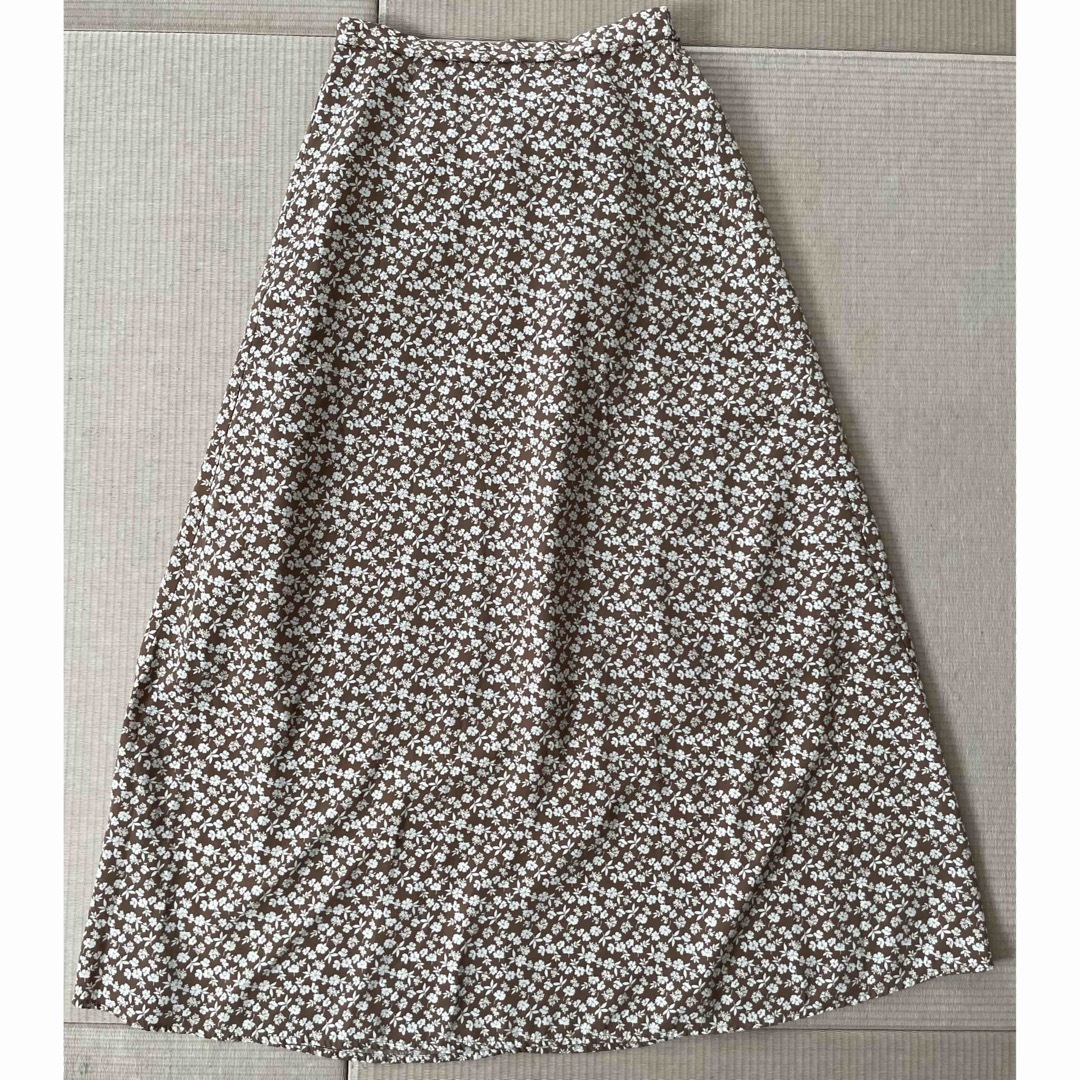 GU(ジーユー)のGU ☆ジーユー　フラワープリント フレア ロングスカート レディースのスカート(ロングスカート)の商品写真