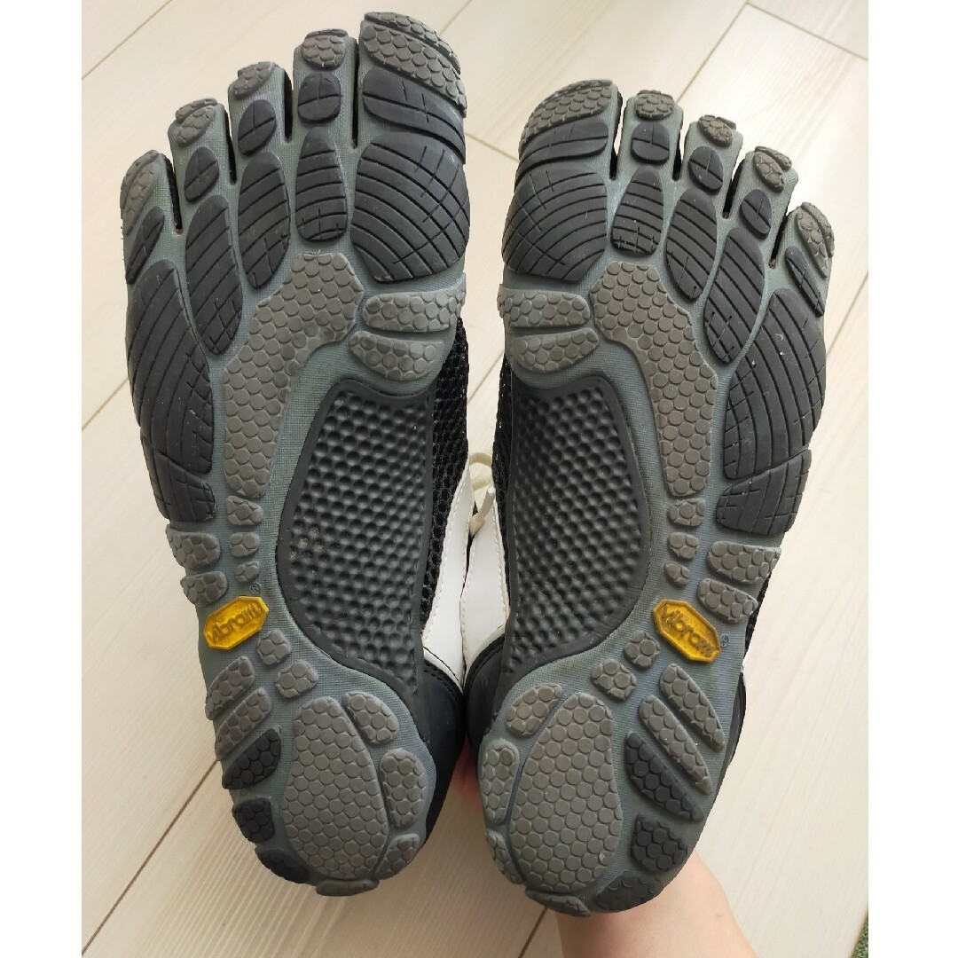 【りんごみかんさま専用】vibram fivefingers 黒/白 サイズ41