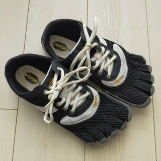 ビブラム(vibram)の【りんごみかんさま専用】vibram fivefingers 黒/白 サイズ41(スニーカー)