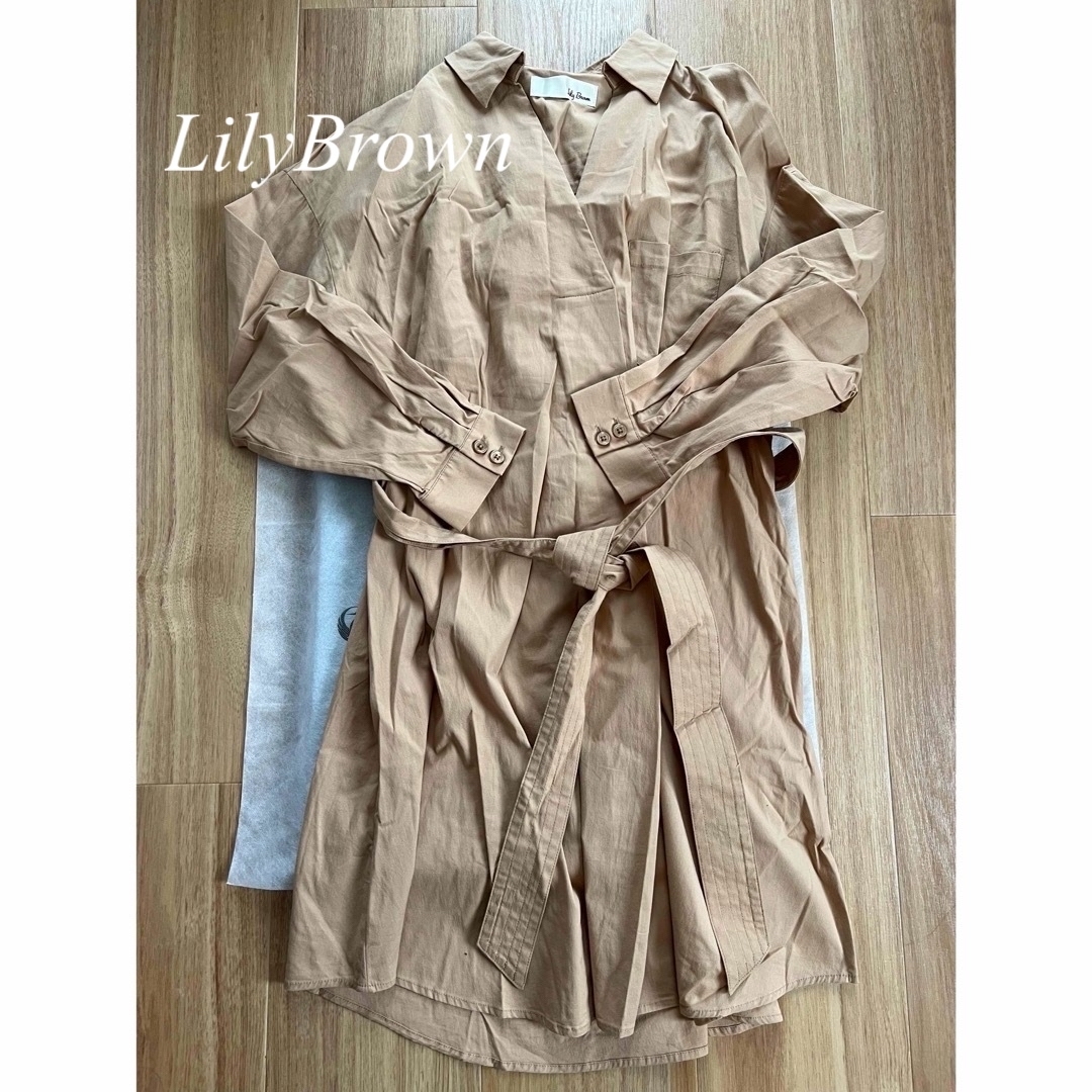 Lily Brown(リリーブラウン)のLilyBrown シャツワンピース　トップス レディースのワンピース(ひざ丈ワンピース)の商品写真