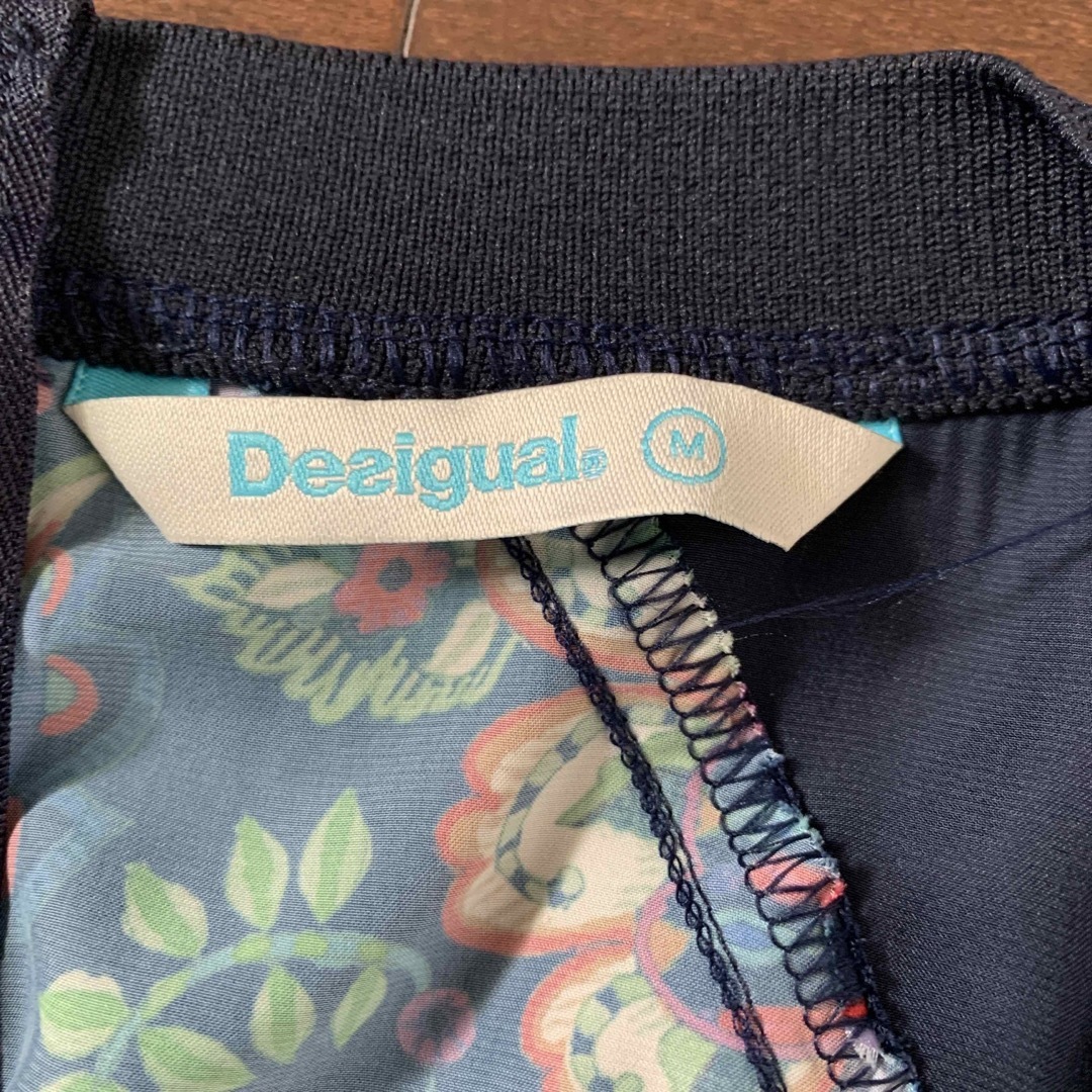 DESIGUAL(デシグアル)の一回着用。Desigual綺麗な柄のノースリーブトップス レディースのトップス(カットソー(半袖/袖なし))の商品写真