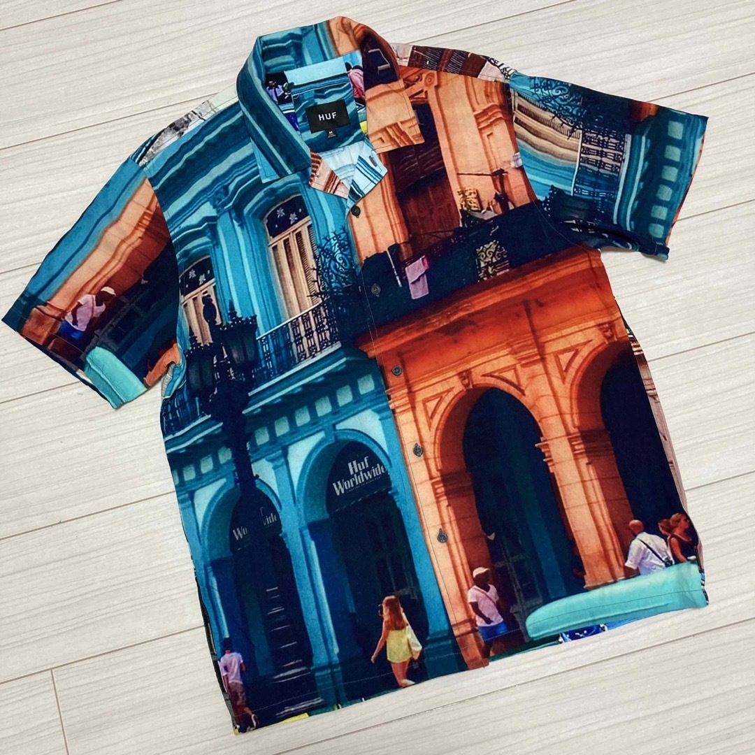 HUF(ハフ)の良品■HUF ハフ■HAVANA RESORT 街並グラデーション アロハシャツ メンズのトップス(シャツ)の商品写真