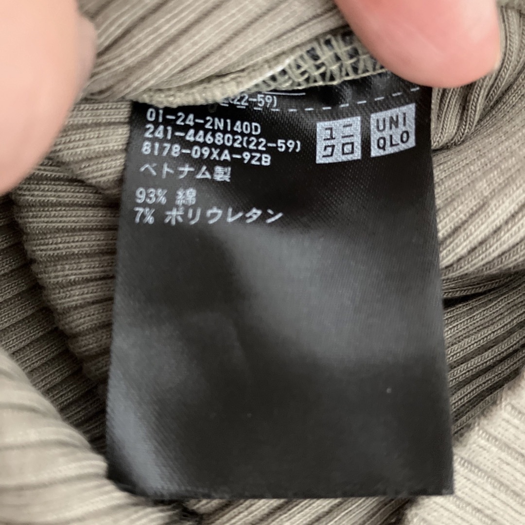 UNIQLO(ユニクロ)のユニクロ　リブ　トップス　ショート丈　半袖　Mサイズ レディースのトップス(Tシャツ(半袖/袖なし))の商品写真