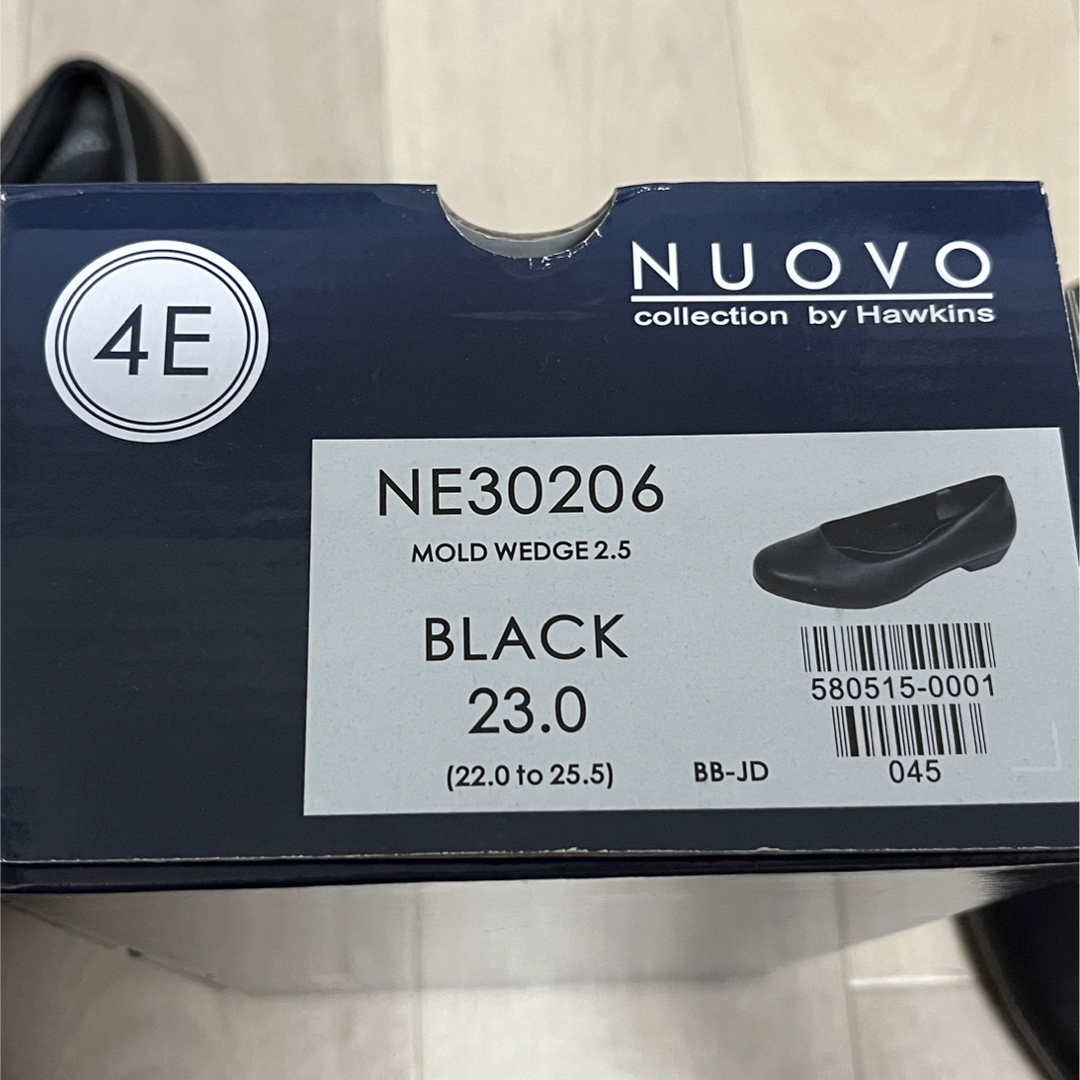 Nuovo(ヌォーボ)のNUOVO ラウンドトゥ　パンプス　23.0㎝　幅広　4E レディースの靴/シューズ(ハイヒール/パンプス)の商品写真