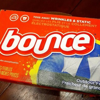 bounceの乾燥機用の柔軟剤シート30枚(洗剤/柔軟剤)