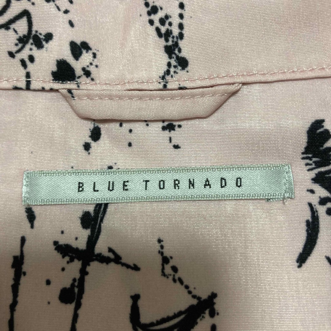 BLUE TORNADO(ブルートルネード)の美品■BLUE TORNADO トルネードマート■サテン オープンカラー シャツ メンズのトップス(シャツ)の商品写真