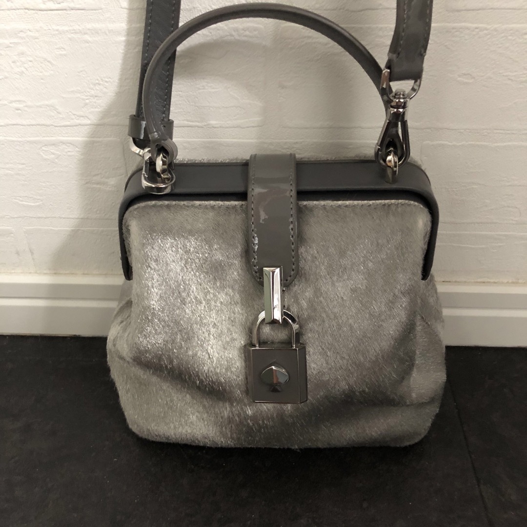 新品 kate spade ハラコ ショルダーバッグ 2way グレー-