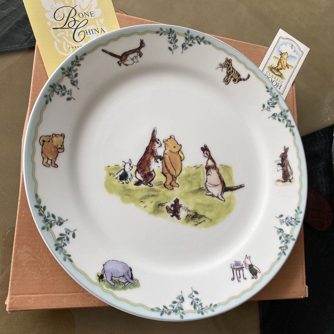 Noritake(ノリタケ)の未使用 Noritake ノリタケ CLASSIC POOH プー 皿 プレート インテリア/住まい/日用品のキッチン/食器(食器)の商品写真