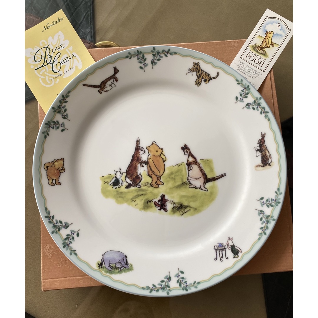 Noritake(ノリタケ)の未使用 Noritake ノリタケ CLASSIC POOH プー 皿 プレート インテリア/住まい/日用品のキッチン/食器(食器)の商品写真