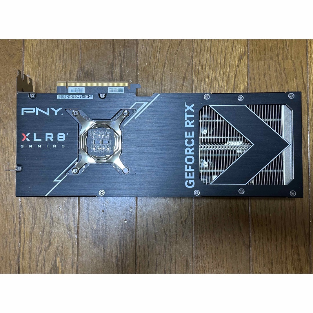 PNY RTX4080 VERTO EPIC-X ARGB D6X OC  スマホ/家電/カメラのPC/タブレット(PCパーツ)の商品写真