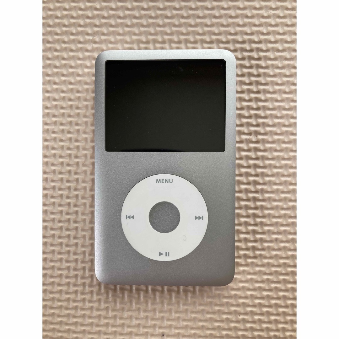 Apple(アップル)の☆良品！iPod classic 160GB シルバー☆ スマホ/家電/カメラのオーディオ機器(ポータブルプレーヤー)の商品写真