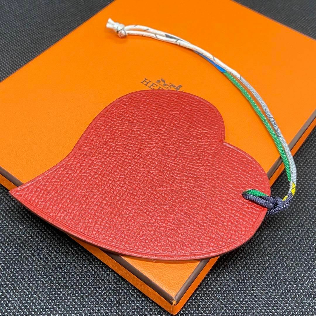 日本最大の 新品未使用エルメスプティアッシュハートレザーチャーム